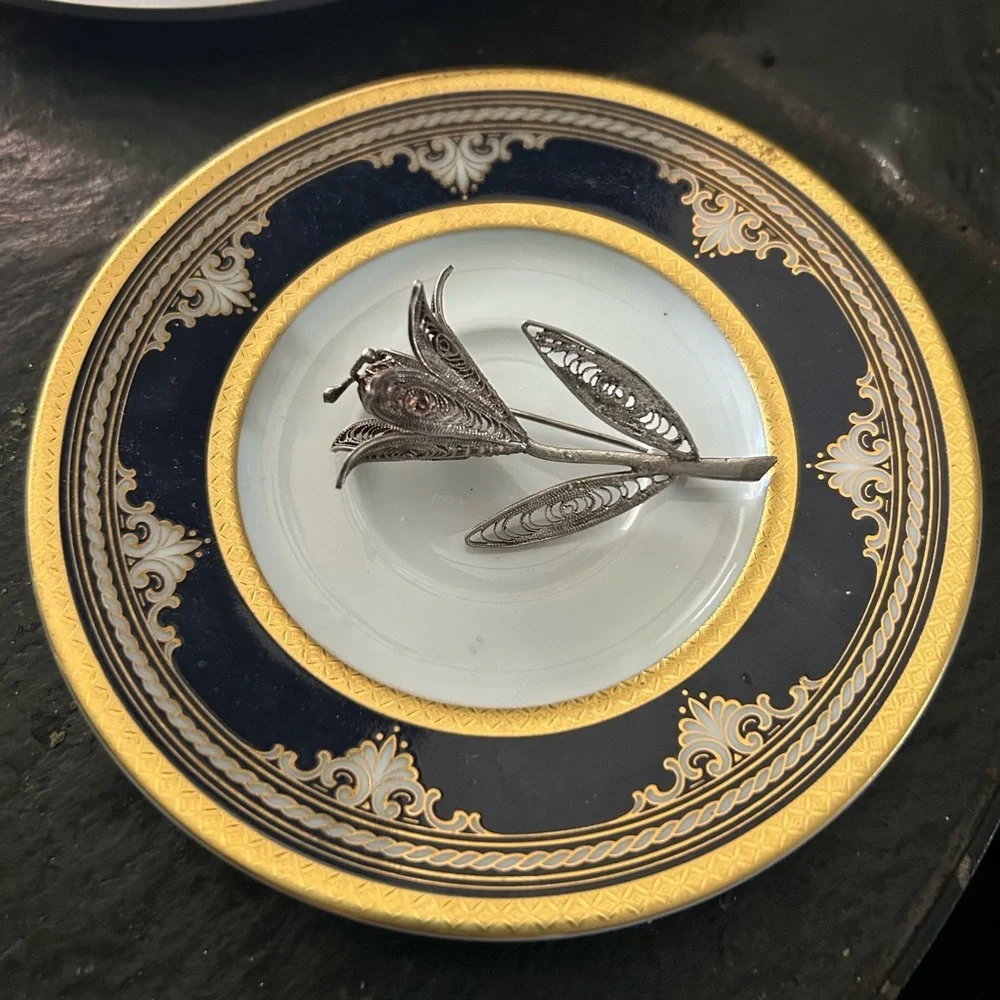 Vintage Spun Silver Filigree Flower Brooch
